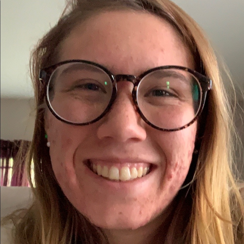 Meet your Posher, Olivia